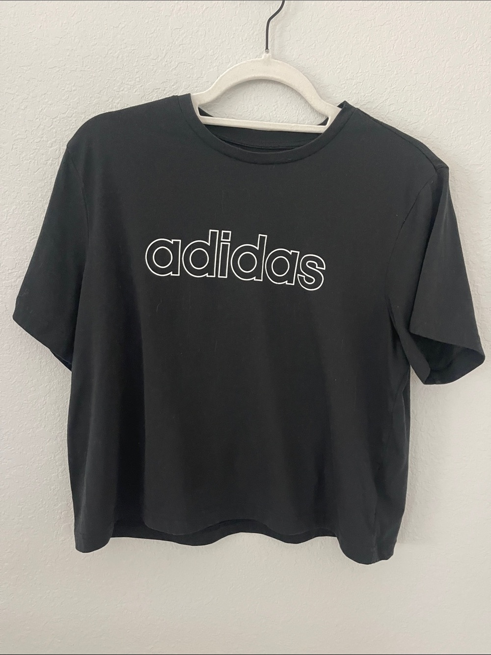 Adidas Women’s Black AEROREADY Cropped Athletic Tee Shirt Size M Logo Top
